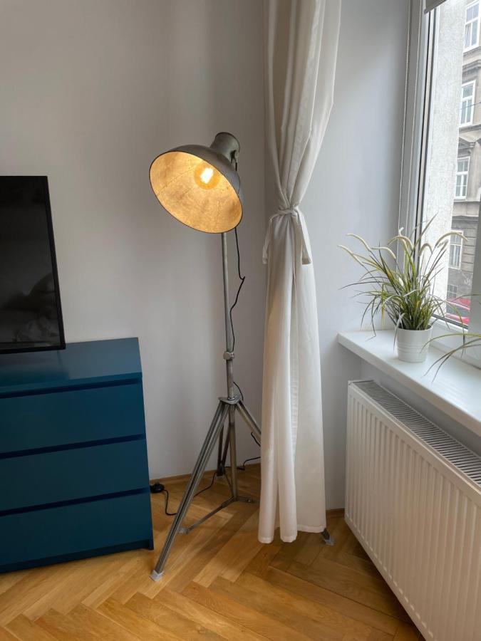 Cozy City Apartment Near City Center Вена Экстерьер фото
